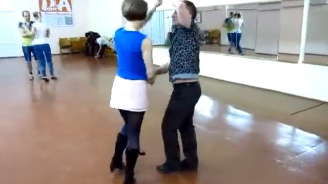 связочка Bachata class in dance studio DancA 10 04 14 смотреть онлайн