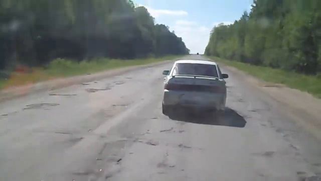 Побег от плохой дороги: то обочина, то встречка! #ГужевTV смотреть онлайн