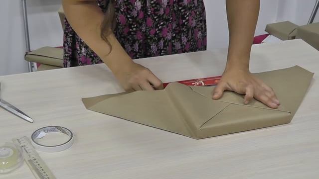 Упаковка "с кармашками". Как оригинально упаковать подарок смотреть онлайн