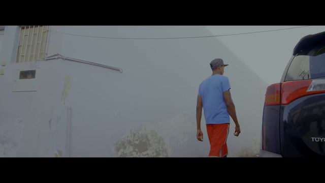 Ninho - Un Poco (Clip Officiel)