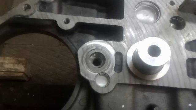 Isuzu 4HK1 Ремонт посадочного места блока №2