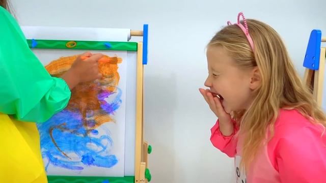 Stacy and her friend pretend play a beauty contest смотреть онлайн