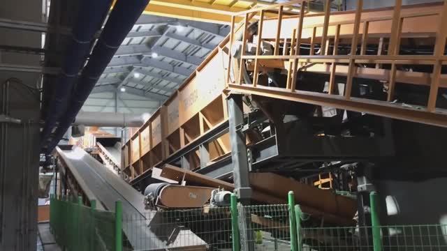 Мусор перерабатывающий завод .Как это устроенно