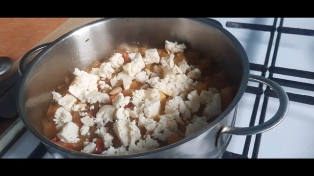 "Идея/Еда 🎎Ведическая кухня.Сабджи/Рагу/Тушеные кабачки +Сыр"Панир"и овощи(перец,томаты),специи. смотреть онлайн