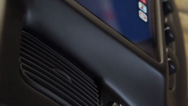 HUGE iPAD in a Dodge Ram! смотреть онлайн