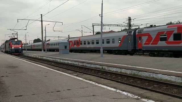 Встреча электровозов ЭП20-065 и ЭП20-041