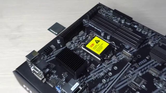 INSANE RTX 3080 BUILD WITH INTEL i7 10700K PC BUILD | YOU NEED TO SEE! смотреть онлайн