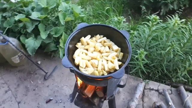 Охотничья колбаса с овощами в казане!!! смотреть онлайн