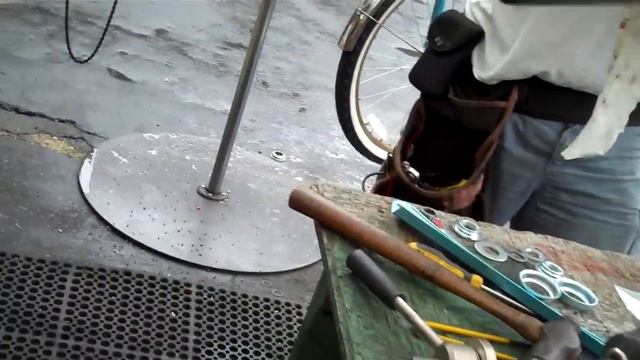 1-Piece Crank Replacement, BBT Bearing Repack on Cruiser Bike смотреть онлайн