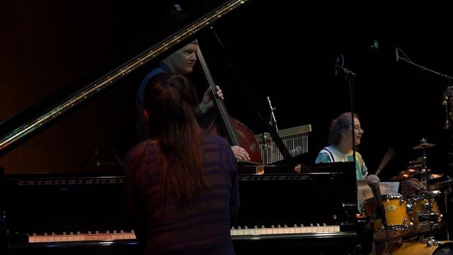 Makiko Hirabayashi Trio "Hide And Seek"/live at Galaksen, 2016 смотреть онлайн