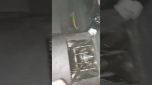 Замена тросов стояночного тормоза (ручника) Шевроле Круз, установка тросов в суппорта без их снятия