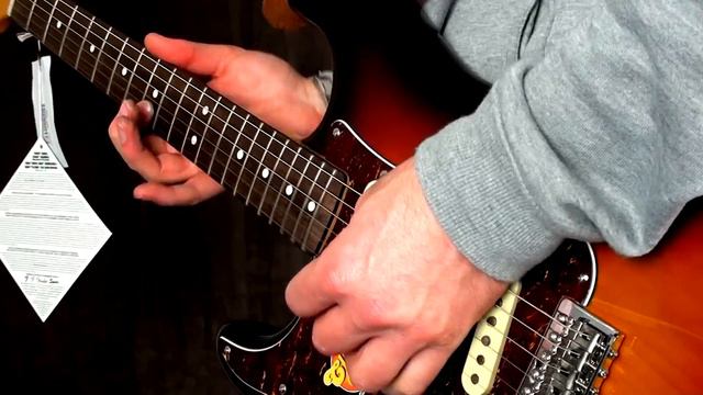 Squier "Classic Vibe" 60s Stratocaster смотреть онлайн