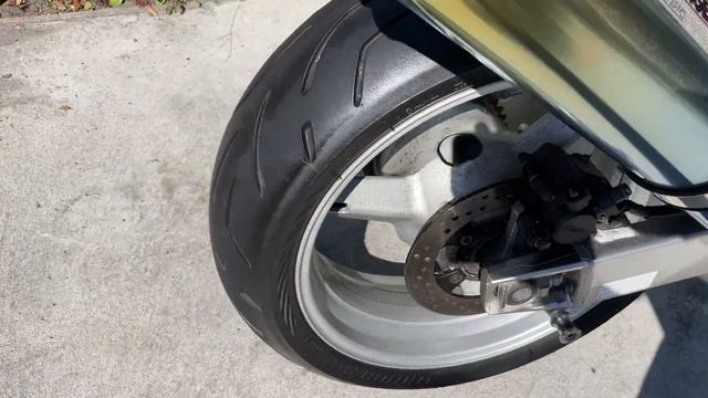 SUZUKI SV1000S VT54A - スズキ SV1000S - ADVANTAGE製フルエキゾーストマフラー、ZERO GRAVTY製スクリーン、モリワキ製エンジンスライダー 装備 смотреть онлайн