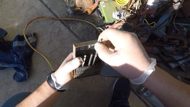 Аукционы Контейнеров в Калифорнии США/ Секонд Хенд/Много Мусора Пепла И Дисков Для Игр смотреть онлайн