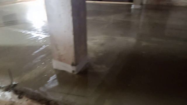 Заливаем стяжку ночью!!! Растворонасос дует на 40 метров!!! смотреть онлайн