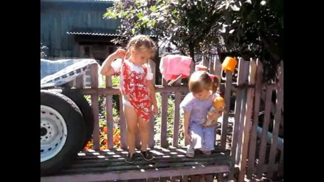 Деревенские танцы, деревня Катарач смотреть онлайн