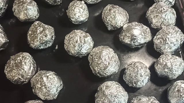 Молодая картошечка?с салом, запечённая в духовке?? смотреть онлайн