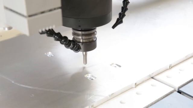 VOLTER 4020 CNC Router cutting 20 mm aluminium смотреть онлайн