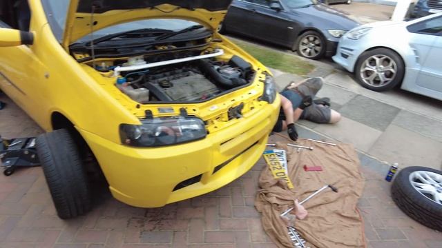 Fitting a rare Abarth body kit to my Fiat Punto HGT! смотреть онлайн