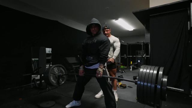 КТО ИЗ ТВИНСОВ СИЛЬНЕЕ? The Tren Twins На Русском. смотреть онлайн