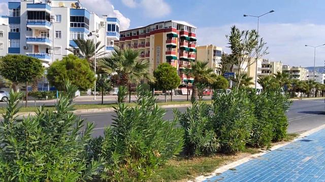 Смотреть пляжи Махмутлара .Вид с набережной. смотреть онлайн