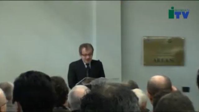 Guarda il commento del Ministro Roberto Maroni! смотреть онлайн