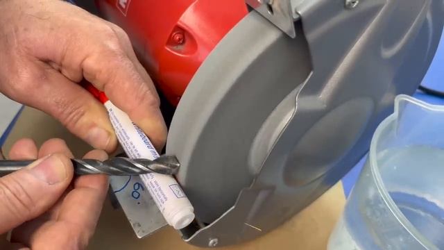 Razor Sharp! Sharpen Drill Bit in 2 Minutes With This Method смотреть онлайн