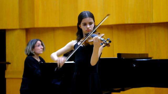 Viotti violin concerto no. 22 in A minor 1st mov played by Avigail Tal. смотреть онлайн