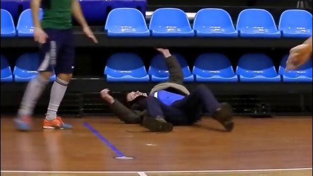 И такое бывает на выезде))) смотреть онлайн
