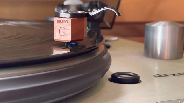 Cartridge-tone arm resonance low frequency lateral, Grado Platinum Reference and REGA RB300 смотреть онлайн