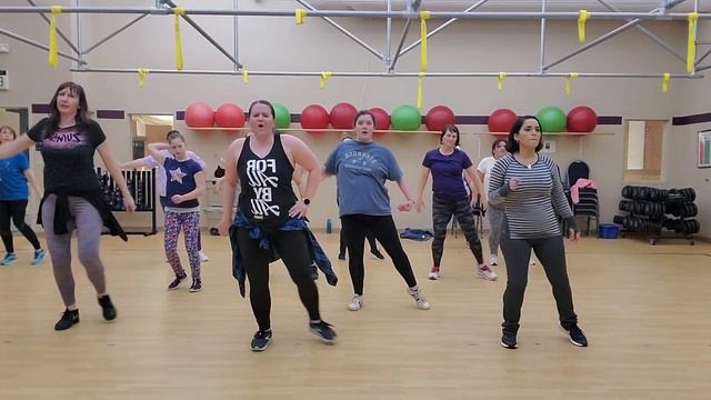 Zumba "Shivers" смотреть онлайн