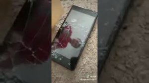 Разбитый телефон