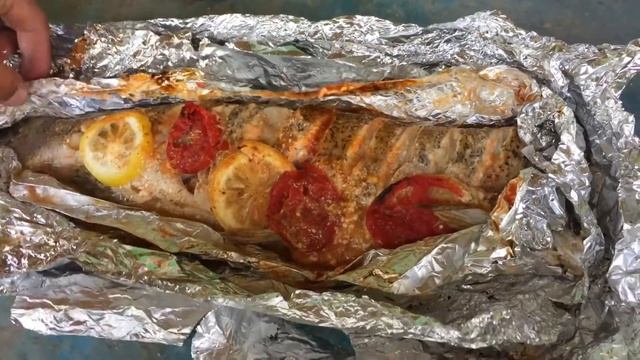 Щука в фольге на углях смотреть онлайн