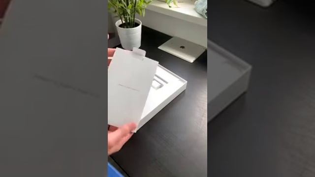 iPAD PRO UNBOXING [New apple ipad] 2020 смотреть онлайн