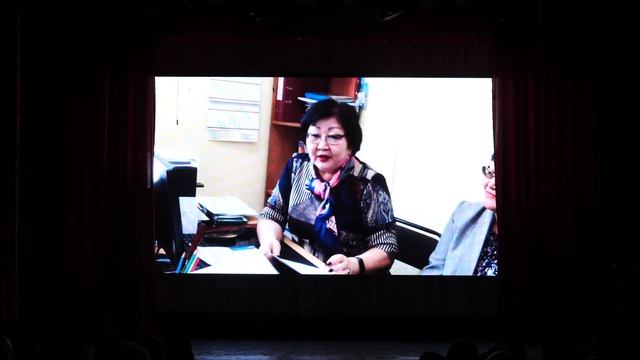 Весенний вернисаж смотреть онлайн