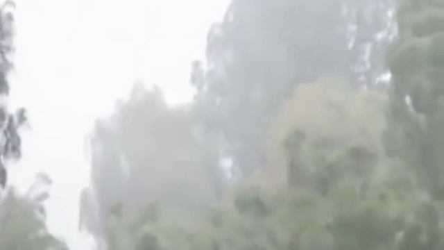 Raw video: Freak Tornadoes cause chaos in Poland 07.15.12 смотреть онлайн