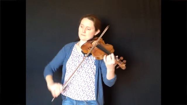 Menuet from 'Notebook for Nannerl' by Leopald Mozart, from Violinworks Book 2, page 21. смотреть онлайн