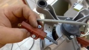 На стиральной машинке индезит не крутится барабан,причины и следствие. Ремон своими руками.