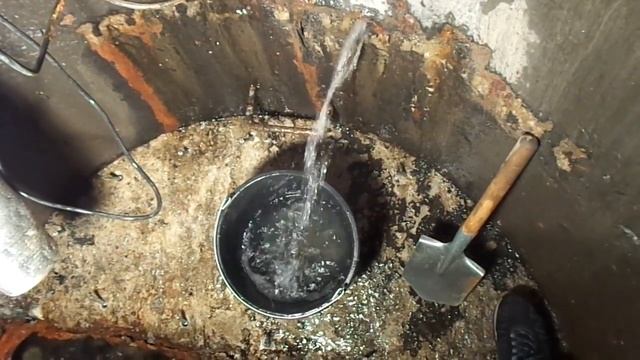 Активная протечка - шов колодца (глубина 7 м)