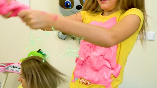 Sasha & Dima play and doing tricks with slime toys смотреть онлайн