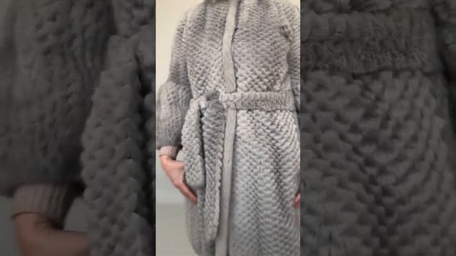 Шуба норка перфорированная 13500 ₽ в очень хорошем состоянии р.42-44 /10865/ смотреть онлайн