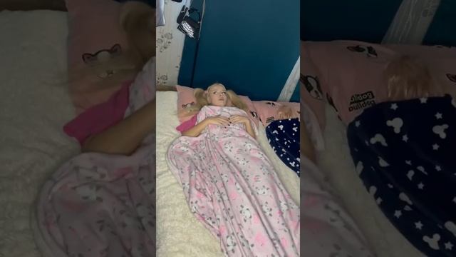 Света и Проклятая кукла гадают на жениха и Света стала НЕВЕСТОЙ Демона смотреть онлайн