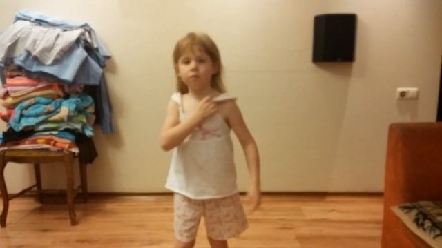 Танец Ники перед сном. смотреть онлайн