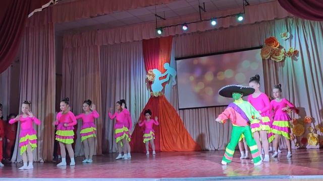 ОБРАЗЦОВАЯ СТУДИЯ СОВРЕМЕННОЙ ХОРЕОГРАФИИ