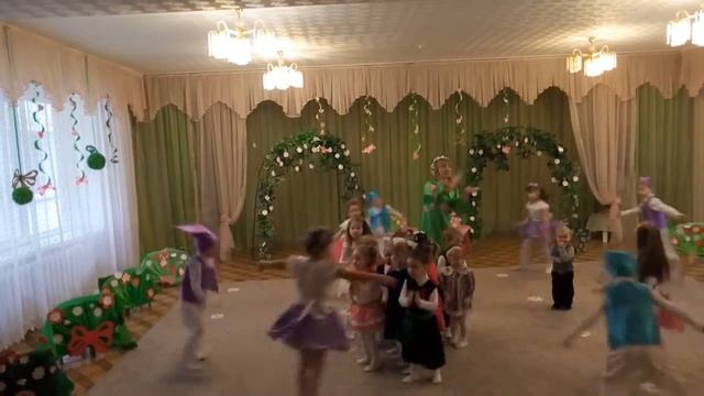 Утренник к 8 марта в младшей группе. Детский сад № 13, Херсон. 03.03.16 смотреть онлайн