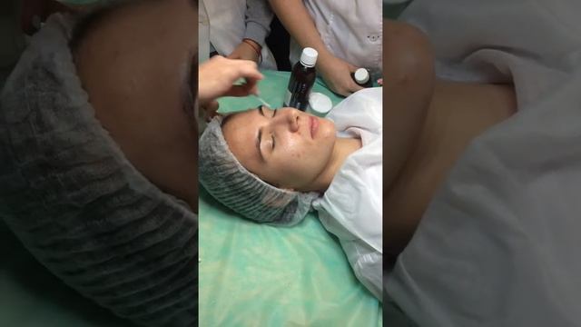 Эстетическая косметология. Химические пилинги. Практика смотреть онлайн