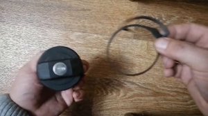 Снятие и установка кольца крышки бензобака Шкода Октавия А5