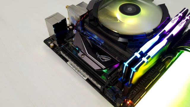 Распаковка и Быстрый взгляд на SSD от ADATA смотреть онлайн