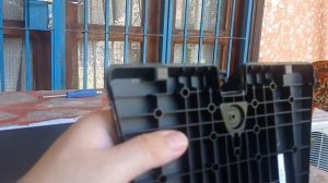 Quitar soporte para monitor LG E1942 en español