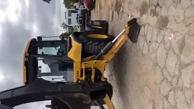Retro Volvo BL-70b 2013 - 4x4 bloqueio - cabinada com ar condicionado смотреть онлайн